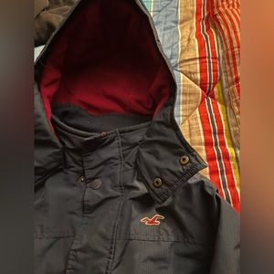 HOLLISTER Men rain coat for a GREAT DEAL !